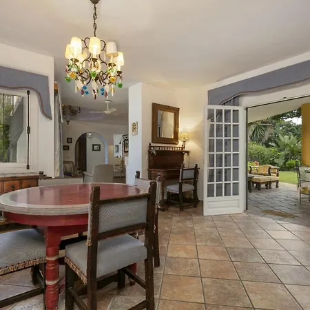 Villa Arin - Beachside Family Home Estepona Extérieur photo